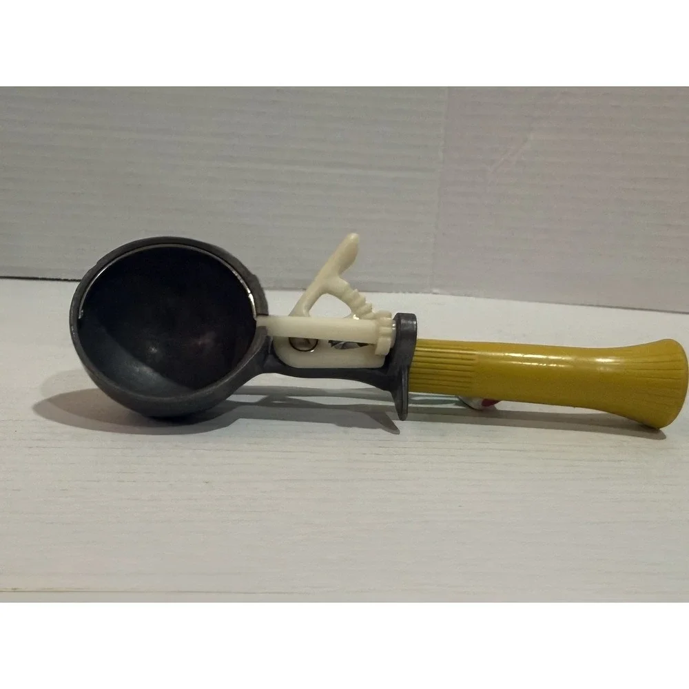 Vintage Mod Metal Ice Cream Scoop w/ Trigger Handle Yellow Handle USA Made